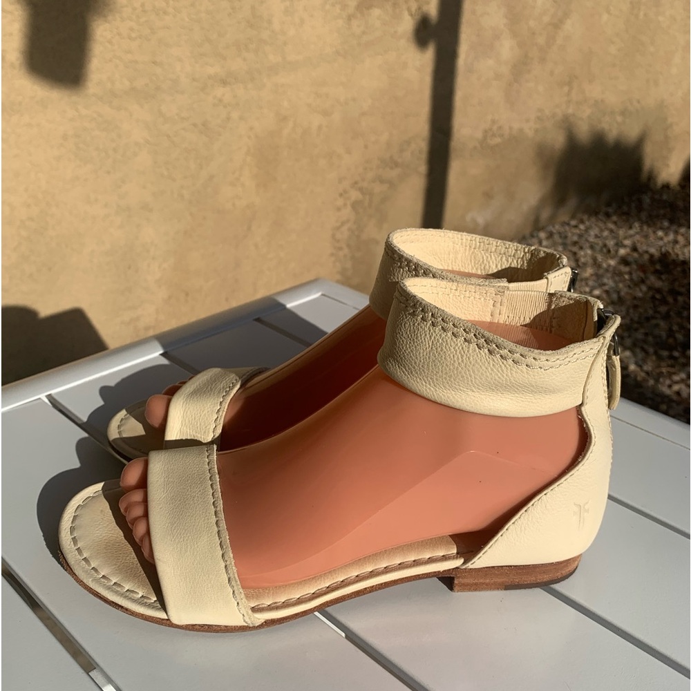 Frye white leather straps sandals size 6.5M